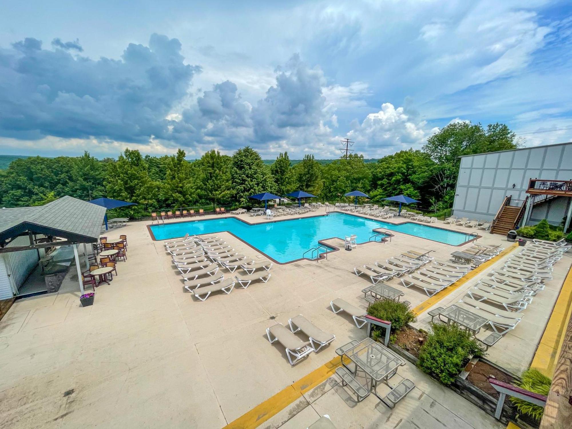 Premier Cozy Cabin - Free Amenities & Comm Indoor Pools Бушкилл Экстерьер фото